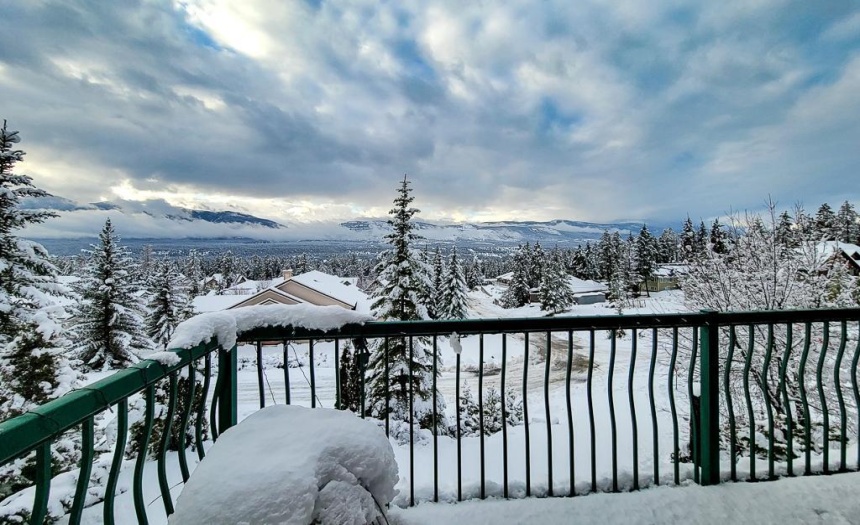 4972 MOUNTAIN TOP DRIVE, Fairmont Hot Springs, British Columbia V0B1L1, 3 Bedrooms Bedrooms, ,3 BathroomsBathrooms,Single Family,For Sale,MOUNTAIN TOP DRIVE,2474299