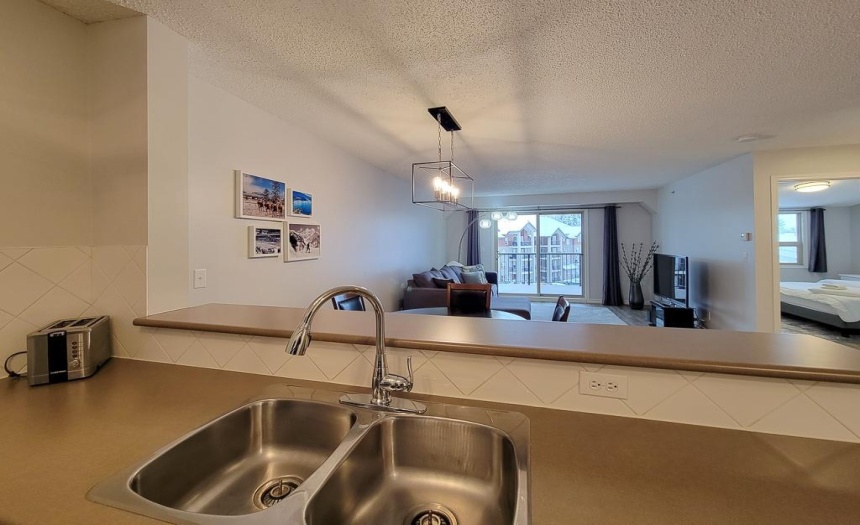 205 THIRD AVENUE, Invermere, British Columbia V0A1K7, 1 Bedroom Bedrooms, ,1 BathroomBathrooms,Single Family,For Sale,THIRD AVENUE,2474300