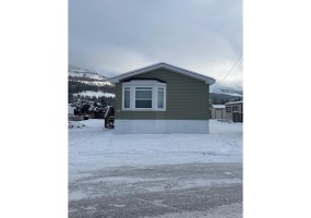 100 INDUSTRIAL ROAD 1 ROAD, Sparwood, British Columbia V0B2G1, 3 Bedrooms Bedrooms, ,2 BathroomsBathrooms,Single Family,For Sale,INDUSTRIAL ROAD 1 ROAD,2474324