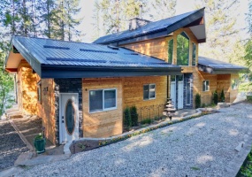 1323 TIE LAKE SHORE ROAD S, Jaffray, British Columbia V0B1T0, 4 Bedrooms Bedrooms, ,2 BathroomsBathrooms,Single Family,For Sale,TIE LAKE SHORE ROAD S,2474339