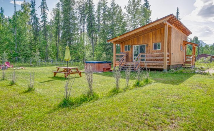 1732 OBERG JOHNSON ROAD, Golden, British Columbia V0A1H1, 7 Bedrooms Bedrooms, ,6 BathroomsBathrooms,Single Family,For Sale,OBERG JOHNSON ROAD,2474357