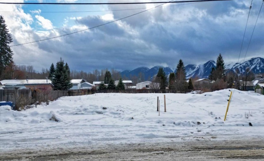 980 HAND AVENUE, Fernie, British Columbia V0B1M1, ,Vacant Land,For Sale,HAND AVENUE,2474400