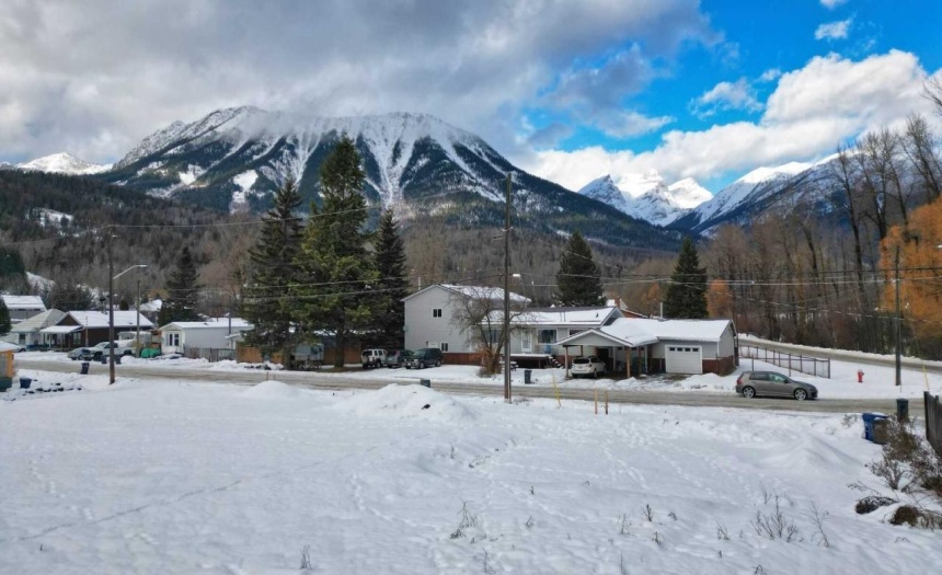 980 HAND AVENUE, Fernie, British Columbia V0B1M1, ,Vacant Land,For Sale,HAND AVENUE,2474400