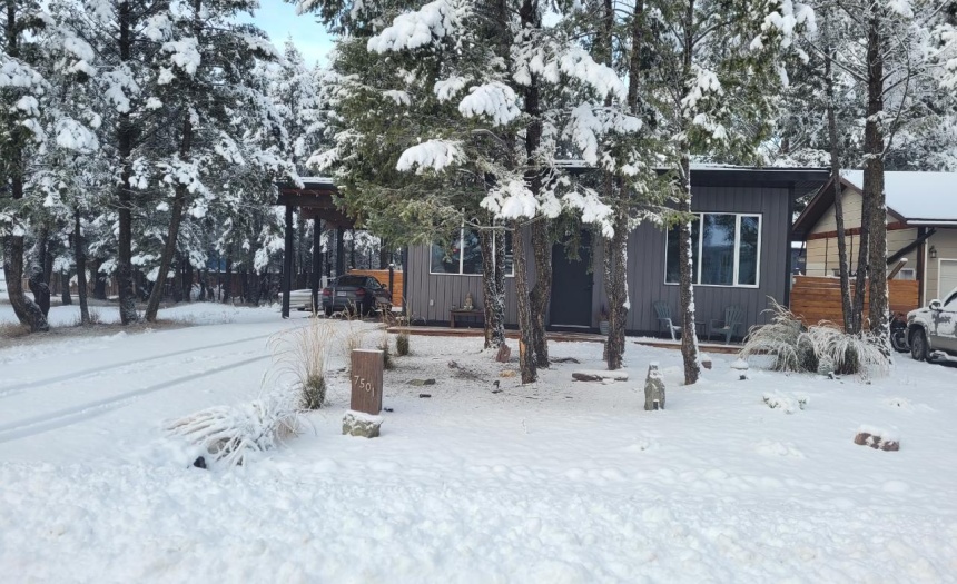 7501 RIVERCREST ROAD, Radium Hot Springs, British Columbia V0A1M0, 2 Bedrooms Bedrooms, ,1 BathroomBathrooms,Single Family,For Sale,RIVERCREST ROAD,2474412