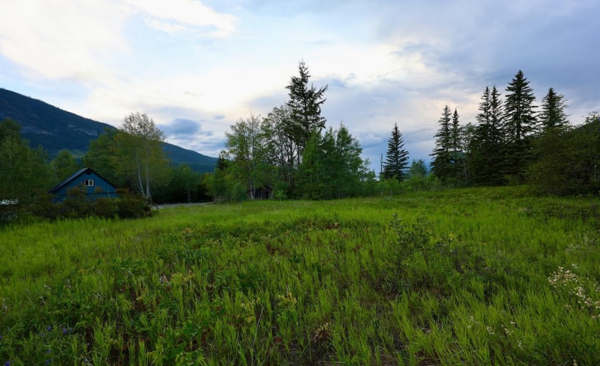 5279 HIGHWAY 95, Golden, British Columbia V0A1H0, ,Vacant Land,For Sale,HIGHWAY 95,2472270