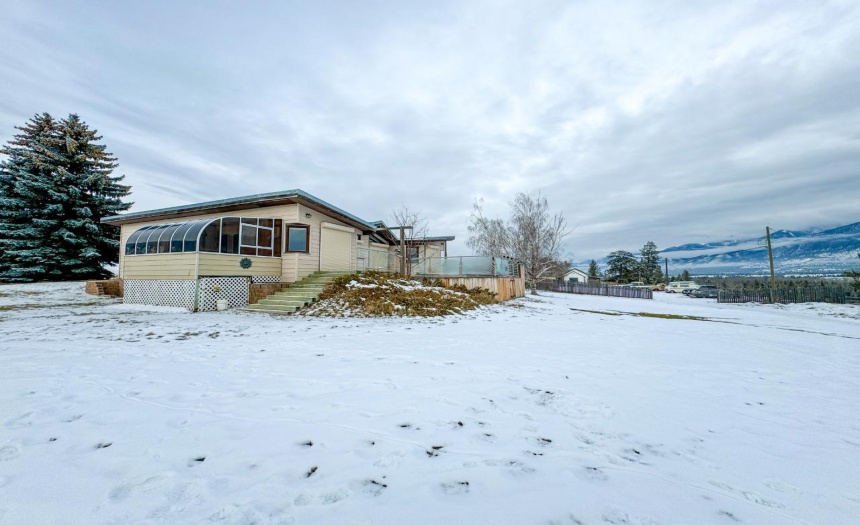 127 WESTSIDE ROAD, Invermere, British Columbia V0A1K5, 4 Bedrooms Bedrooms, ,2 BathroomsBathrooms,Single Family,For Sale,WESTSIDE ROAD,2474420