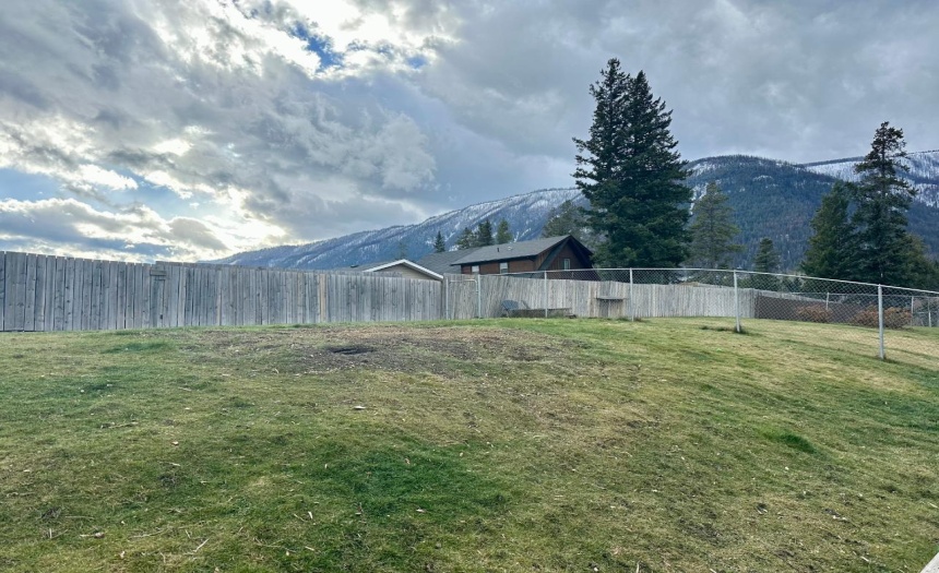 1314 CYPRESS DRIVE, Sparwood, British Columbia V0B2G2, 3 Bedrooms Bedrooms, ,3 BathroomsBathrooms,Single Family,For Sale,CYPRESS DRIVE,2474415