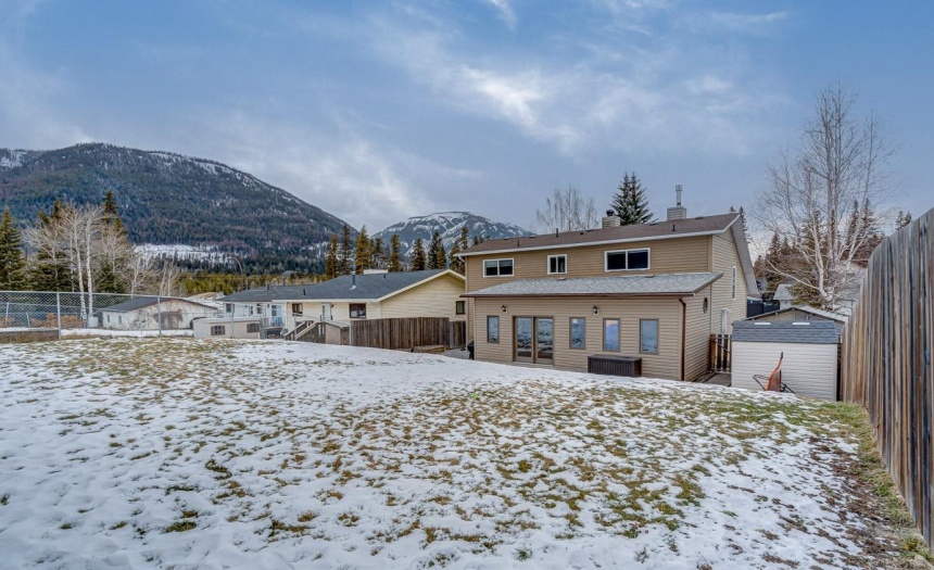 1314 CYPRESS DRIVE, Sparwood, British Columbia V0B2G2, 3 Bedrooms Bedrooms, ,3 BathroomsBathrooms,Single Family,For Sale,CYPRESS DRIVE,2474415