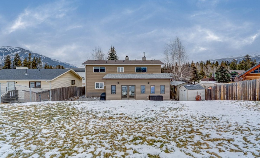 1314 CYPRESS DRIVE, Sparwood, British Columbia V0B2G2, 3 Bedrooms Bedrooms, ,3 BathroomsBathrooms,Single Family,For Sale,CYPRESS DRIVE,2474415