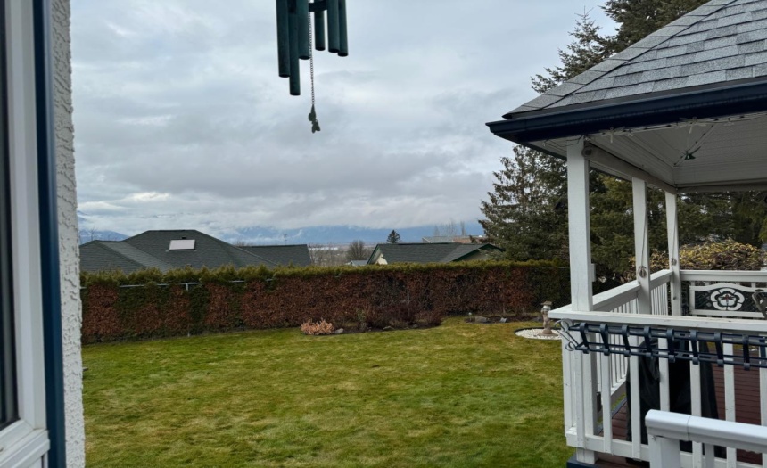 403 6TH AVENUE S, Creston, British Columbia V0B1G3, 3 Bedrooms Bedrooms, ,3 BathroomsBathrooms,Single Family,For Sale,6TH AVENUE S,2474457