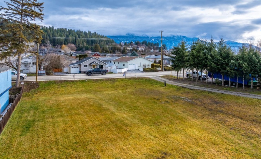 517 16TH AVENUE, Creston, British Columbia V0B1G5, ,Vacant Land,For Sale,16TH AVENUE,2474525