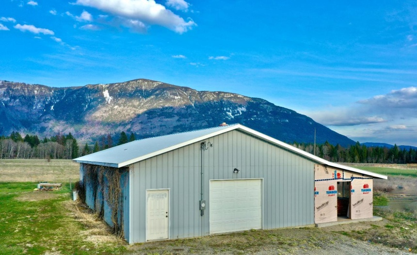 950 HAGEY ROAD, Creston, British Columbia V0B1G2, 5 Bedrooms Bedrooms, ,3 BathroomsBathrooms,Single Family,For Sale,HAGEY ROAD,2464250