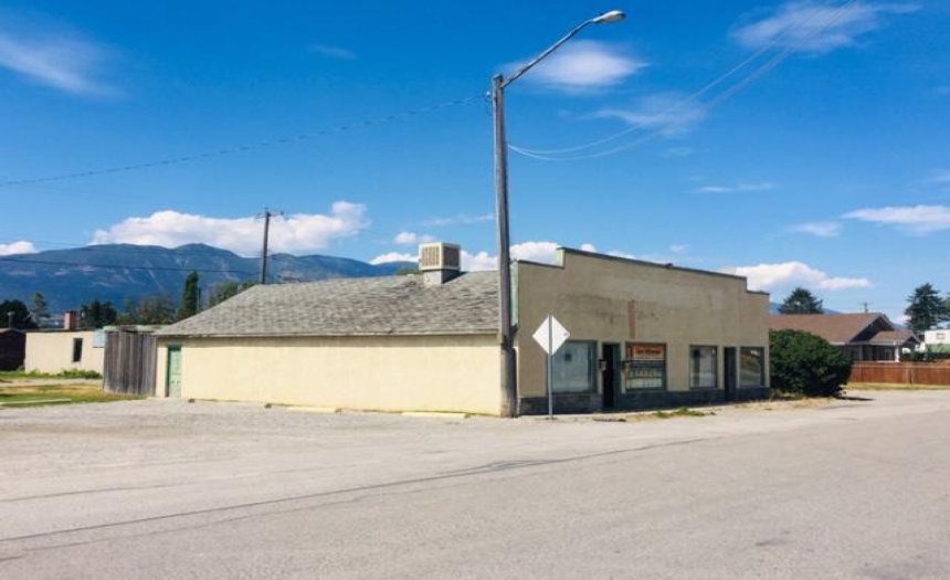 8921 GRAINGER ROAD, Canal Flats, British Columbia V0B1B0, ,Retail,For Sale,GRAINGER ROAD,2466940